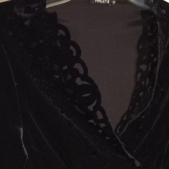 Haley B Black S velvet velour verigated top NWT - Picture 6 of 7